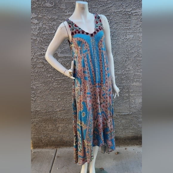 HEMANT AND NANDITA THE WILD LONG DRESS - Picture 8 of 10